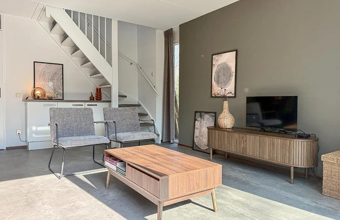 3 Bedroom Stunning Home In Hoeven-1